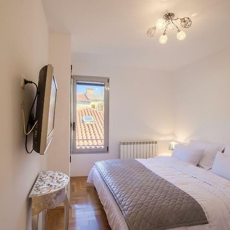 Apartment San Rocco Center Pula Eksteriør billede